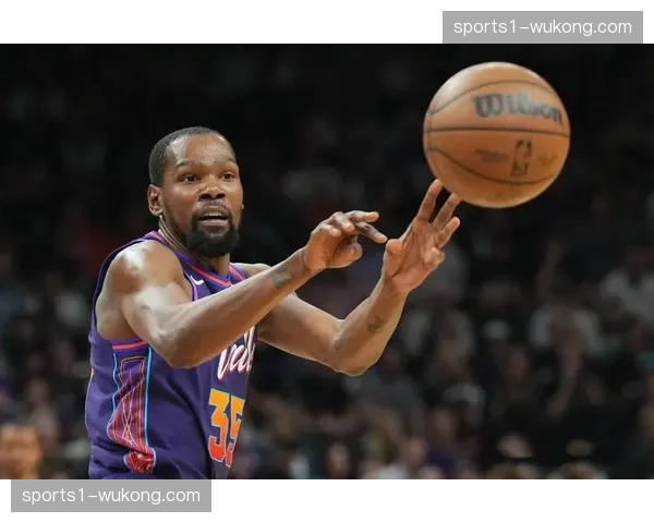 火箭杜兰特减少持球发起,更多扮演底角埋伏终结点 火箭杜兰特减少持球发起,更多扮演底角埋伏终结点